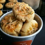 Resep Kue Gurih Garlic Cheese Cookies yang Rasanya Manis-Gurih