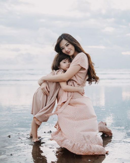Samuel Zylgwyn Rahasiakan Nama Lengkap Putri Keduanya, Takut Ada yang Meniru 9 Samuel Zylgwyn Rahasiakan Nama Lengkap Putri Keduanya, Takut Ada yang Meniru