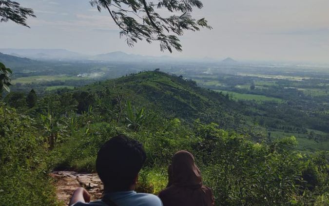 Keindahan Dari Langit Desa Suco dan Perjuangan Menapaki Puncak Watu Jubang