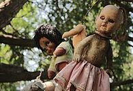 Pulau Boneka dengan Kisah Tragisnya, Buat Merinding!