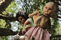 Pulau Boneka dengan Kisah Tragisnya, Buat Merinding!