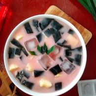 Es Bola Tape & Cincau, Kudapan Enak dan Murah yang Menyegarkan