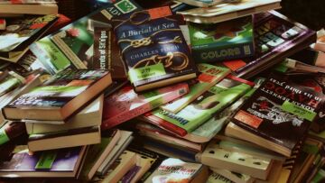 5 Bukti Tampilan Cover Buku Bisa Bikin Makin Penasaran dengan Isi Cerita