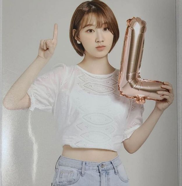 Intip Gaya Jiyoon yang Putuskan Hengkang dari Weeekly Akibat Gangguan Kesehatan