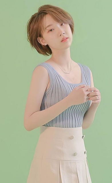 Intip Gaya Jiyoon yang Putuskan Hengkang dari Weeekly Akibat Gangguan Kesehatan
