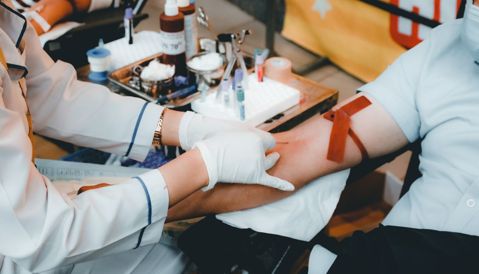 Berminat Menyumbang Darah? Cek Syarat Donor Darah Berikut!