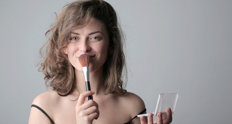 Daily Make Up Secepat Kilat? Berikut Step by Step yang Perlu Kamu Tahu! #Makeupkilat