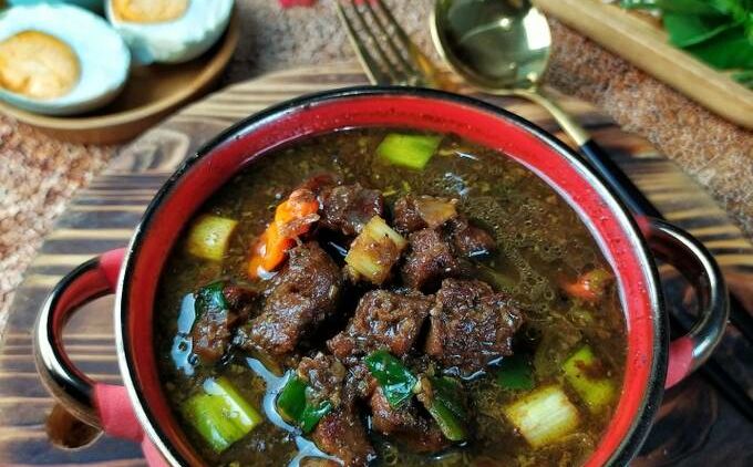 Resep Rawon Daging ala Jawa Timur yang Gurihnya Otentik