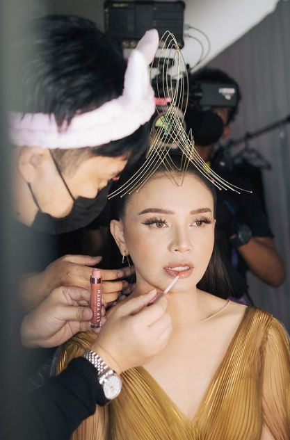 Penampilan Rossa di Konser 25 Tahun Berkarya, Pakai Gaun Fashion Designer Kelas Dunia