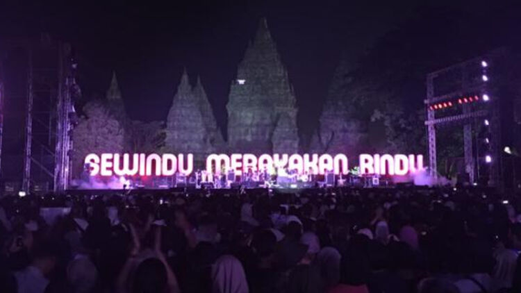 Prambanan Jazz 2022: Sewindu Merayakan Rindu. Penonton Diajak Nostalgia di Hari Pertama