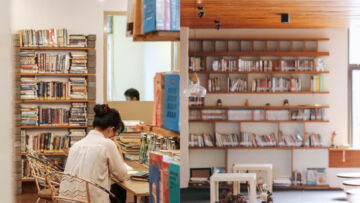 5 Destinasi Wisata untuk Pencinta Buku di Bandung yang Bikin Betah Berlama-lama