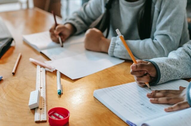 Pengembangan Science Corner Edukatif Meningkatkan Pembelajaran Siswa di SIT Fathona Baturaja