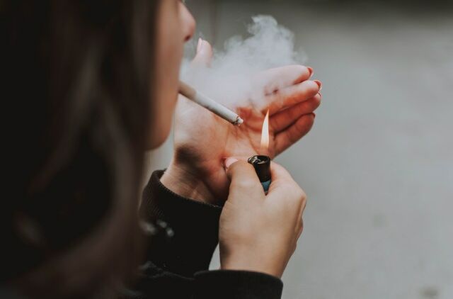 Stigma Perempuan Merokok dari Kacamata Sosial