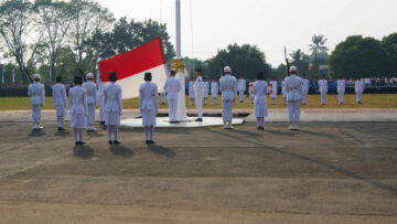 Nostalgia Momen Upacara 17 Agustus di Alun-alun Zaman Sekolah, Pernah Ikutan?