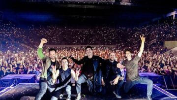 Momen The Script Telepon Mantan Pacar Penonton Konser, Buat Dinyanyikan Lagu Nothing