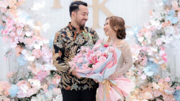 Resmi Dilamar Kekasih, Kiky Saputri Nggak Boleh Cium-Cium Artis Ganteng lagi