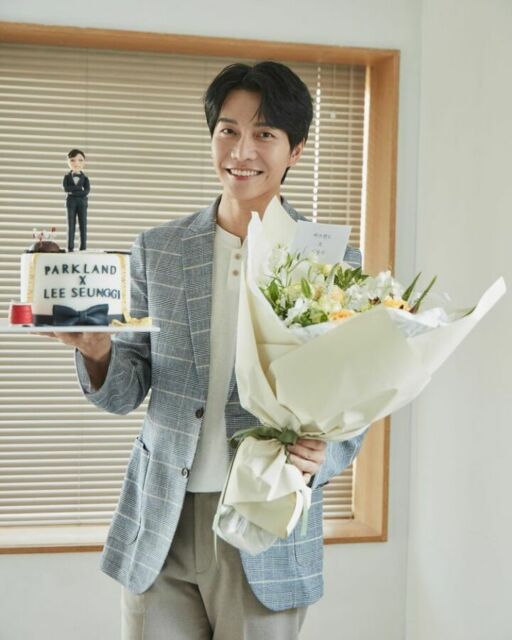 Lee Seung Gi 18 tahun tak dibayar