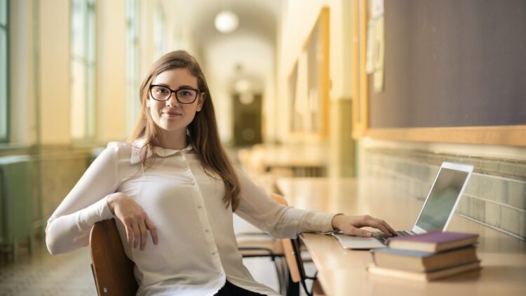 5 Hal Ini Harus Kamu Pertimbangkan Sebelum Menerima Tawaran Proyek Freelance