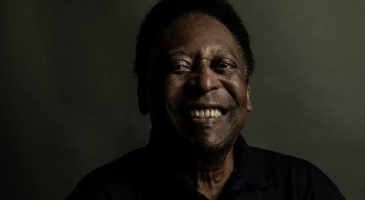 Pele meninggal dunia