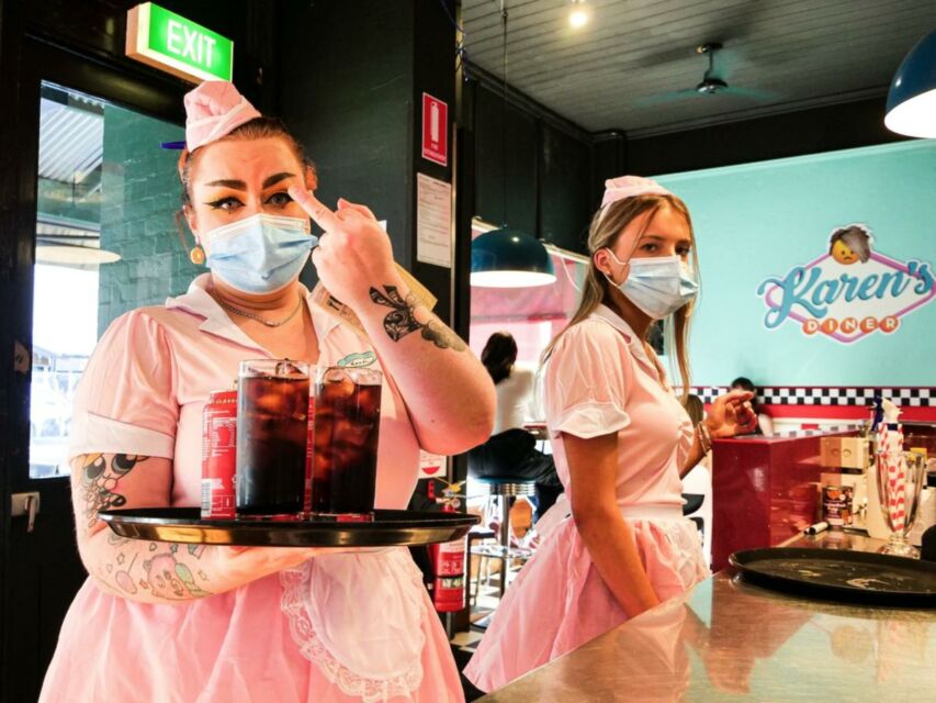 Orang-orang yang Cocok Jadi Karyawan Karen’s Diner. Nggak Perlu Akting Jutek Lagi~ 3 Orang-orang yang Cocok Jadi Karyawan Karen’s Diner. Nggak Perlu Akting Jutek Lagi~