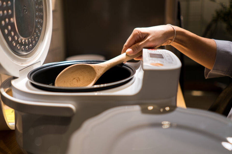 Pemerintah bagikan rice cooker