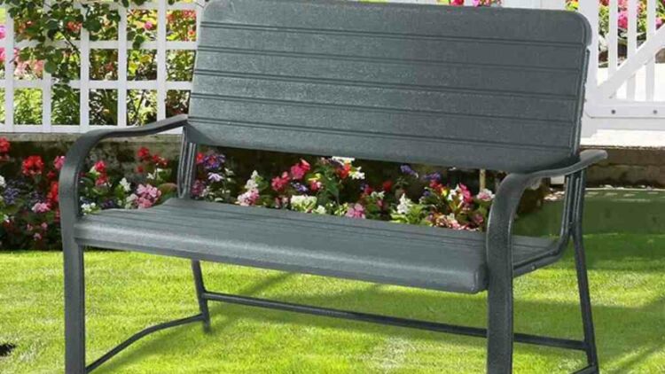 5 Jenis Kursi Outdoor yang Cocok Digunakan untuk Bersantai di Taman