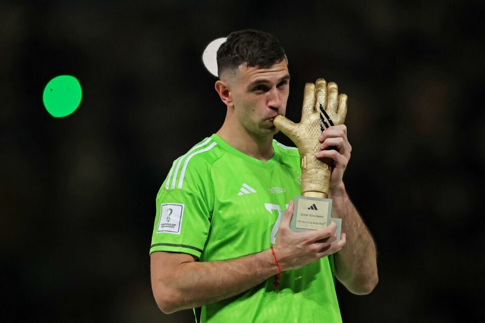 Emiliano Martinez Kiper Terbaik Piala Dunia 2022 