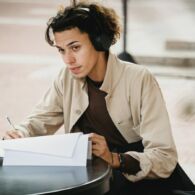 Pengaruh Musik Dalam Mengatasi Stress Di Kalangan Mahasiswa