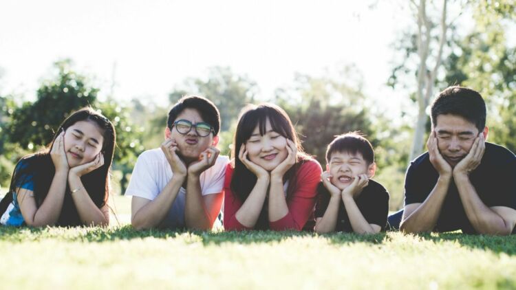 Anak Tengah Sebagai Penengah antara Anak Pertama dan Terakhir