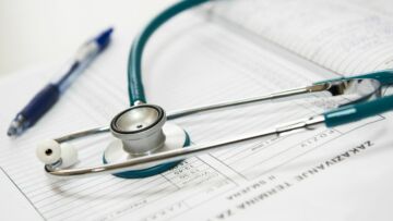 Viral Iklan Surat Sakit Online di KRL, IDI Tegaskan Dokter dan Pasien Bisa Kena Pidana