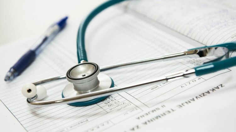 Viral Iklan Surat Sakit Online di KRL, IDI Tegaskan Dokter dan Pasien Bisa Kena Pidana