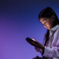 Penerapan Media Pembelajaran Handphone Pada Abad 21