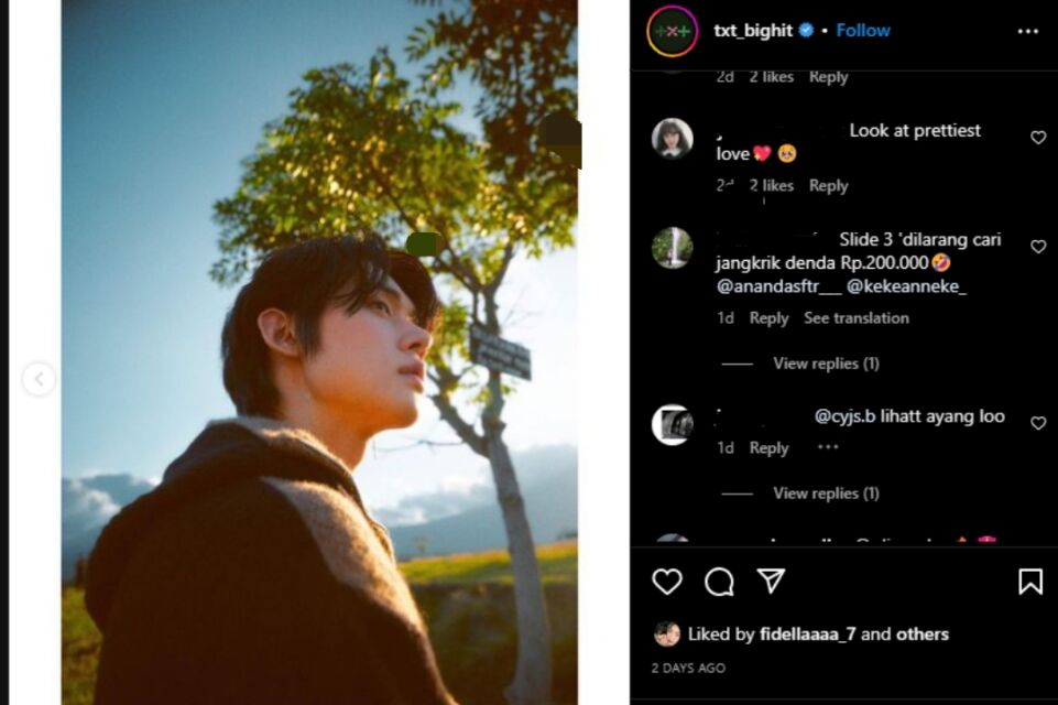 Viral Foto Yeonjun TXT Pose di Dekat Papan Larangan Cari Jangkrik di Indonesia