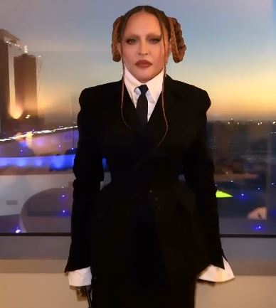 Madonna Beri Jawaban Menohok Usai Wajahnya Dikritik Saat Tampil di Grammy Awards 2023 5 Penampilan Madonna di Grammy 2023
