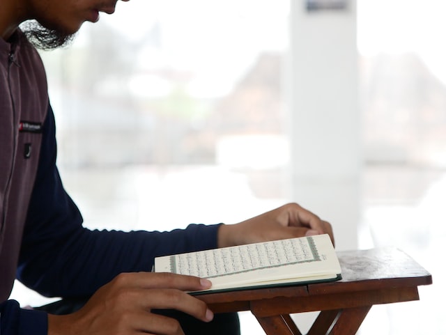 Menamatkan Al-Quran bisa jadi salah satu goals kamu | Photo by Unsplash