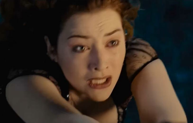 7 Adegan Ikonik dari Film Titanic, Segera Tayang Versi Remastered 4K 15 Jack menghalangi Rose bunuh diri