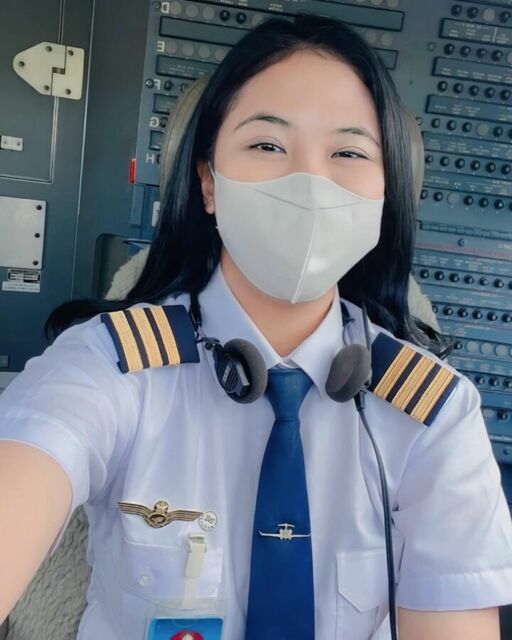 Tania Widjaya, pilot cantik berpangkat profesional