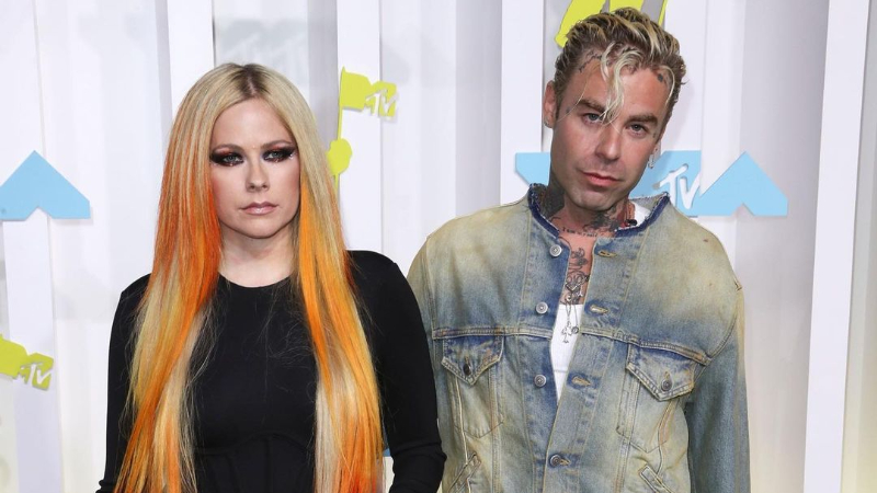 Avril dan Mod Sun 