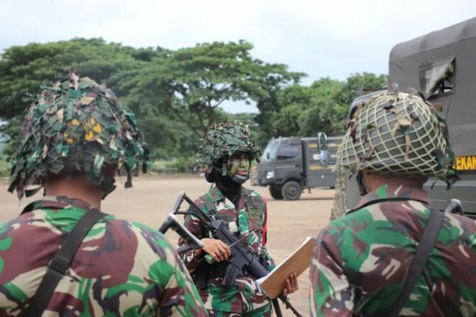 Letnan Ayu, satu-satunya pelari wanita di acara perlombaan lari militer Ton Tangkas TNI