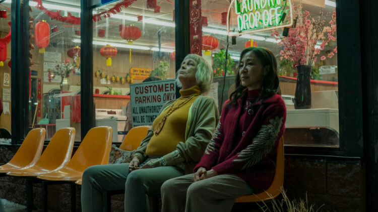 Review Film Everything Everywhere All at Once: Toleran Menyikapi Perbedaan Lintas Semesta