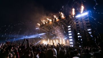 6 Tips Persiapkan Diri untuk Nonton Konser di Musim Hujan