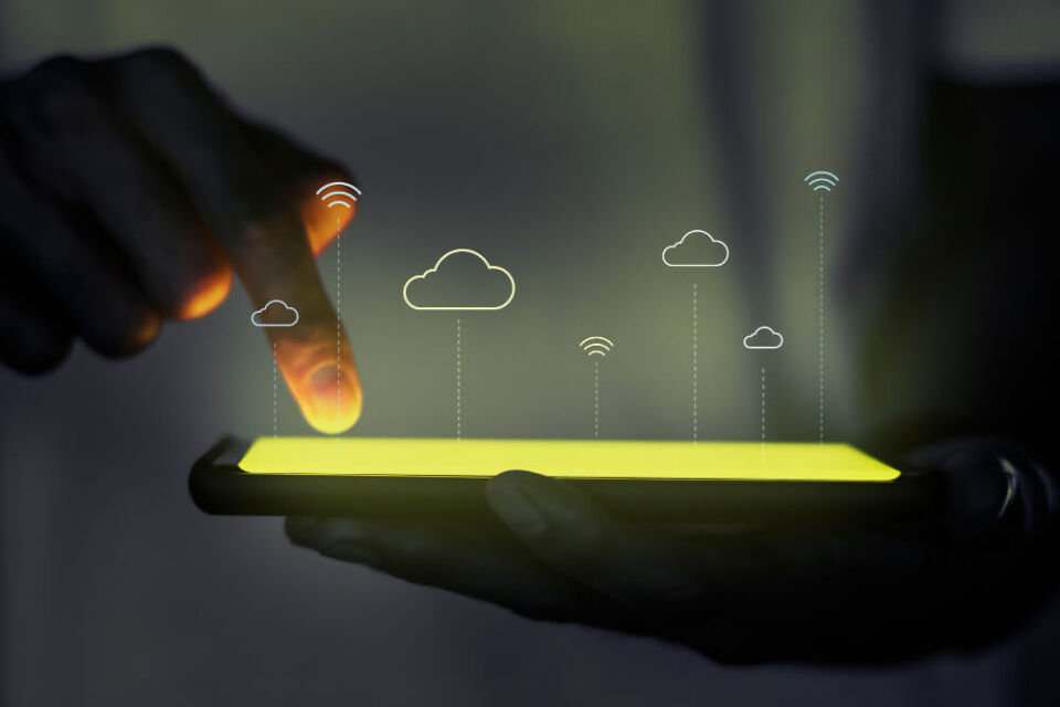 Aplikasi Cloud | Foto oleh Freepik