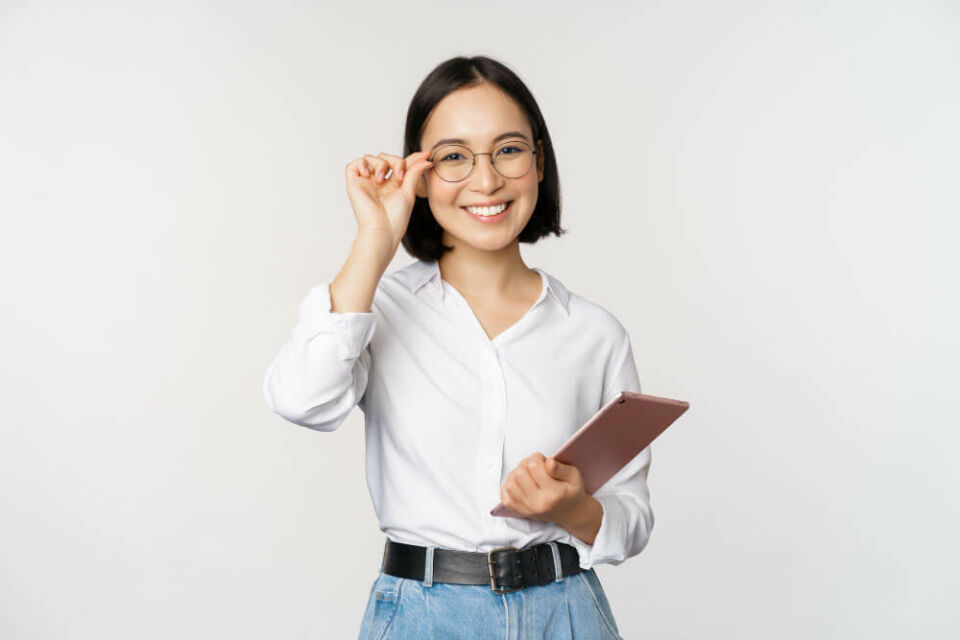 Karyawan Bisnis | Foto oleh Freepik