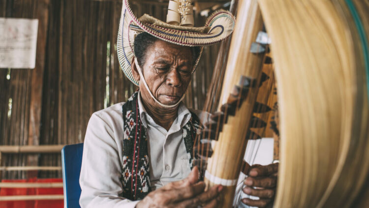 Mencintai Budaya Tradisional dengan Musik Kreasi Nusa Tenggara Timur