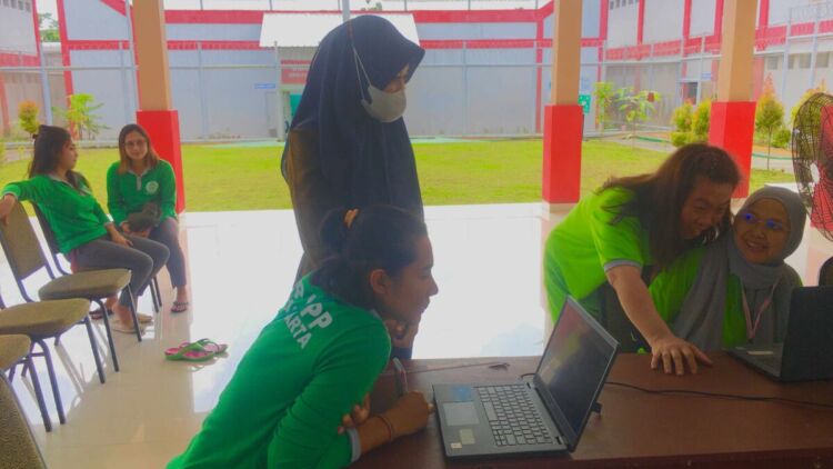 Selayang Pandang: Narapidana Perempuan di balik Jeruji Besi