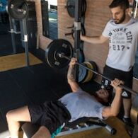 Perbedaan Gym dan Fitness beserta Manfaatnya