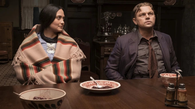 Lily Gladstone dan Leonardo DiCaprio dalam salah satu adegan film Killers of The Flower Moon. (Photo by: Apple TV+/Courtesy Everett Collection)