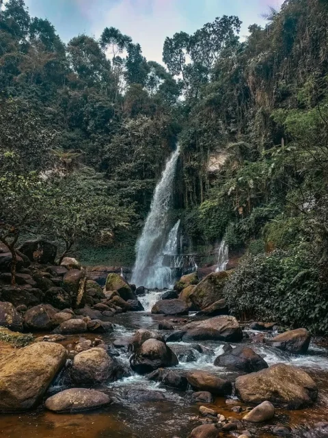 Daftar Tempat Wisata di Garut yang Wajib Diexplore 13 hipwee-Tempat wisata di Garut Curug Orok