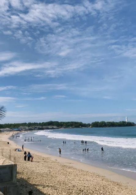 11 Daftar Tempat Wisata di Garut yang Wajib Diexplore 18 hipwee-Tempat wisata di Garut Pantai Santolo