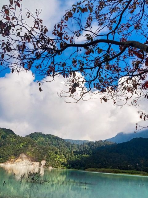 11 Daftar Tempat Wisata di Garut yang Wajib Diexplore 14 hipwee-Tempat wisata di Garut Talaga Bodas